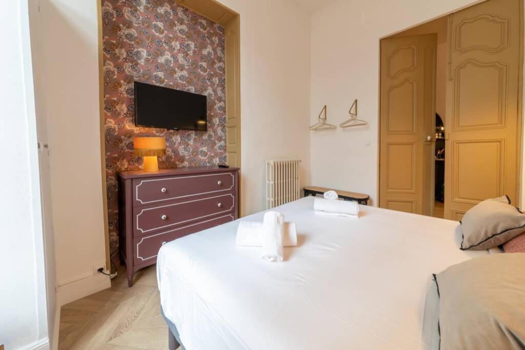 Romantic Flat In The Heart Of The City Авиньон Екстериор снимка